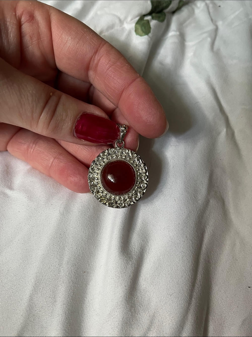 Gorgeous Round Pendant
